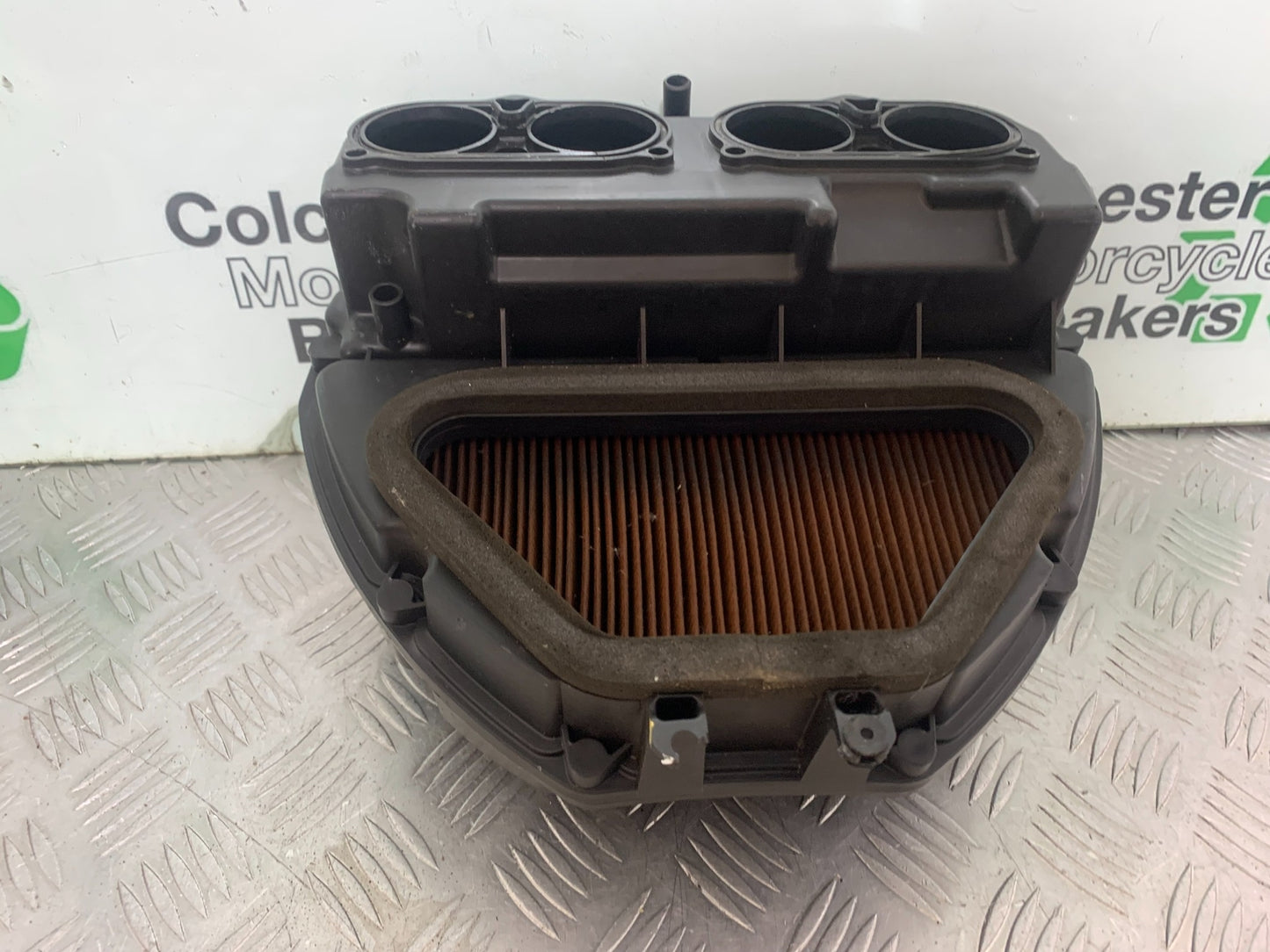 YAMAHA YZF R1 AIRBOX  YEAR 2004-2006 (CMB1155)