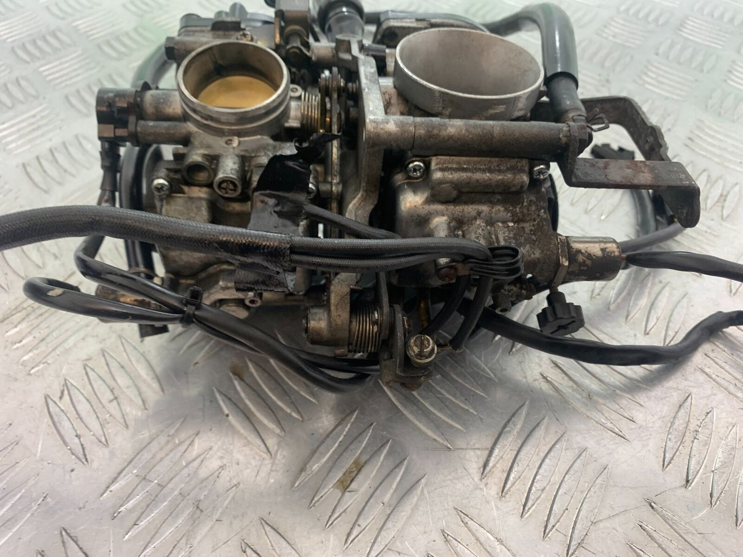 YAMAHA XVS 1100 DRAGSTAR CARBS  YEAR 2000-2007 (CMB1108)