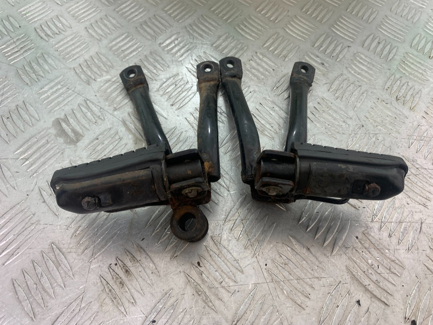 HONDA CBF125 CBF 125 REAR HANGERS  YEAR 2009-14  (CMB1172)