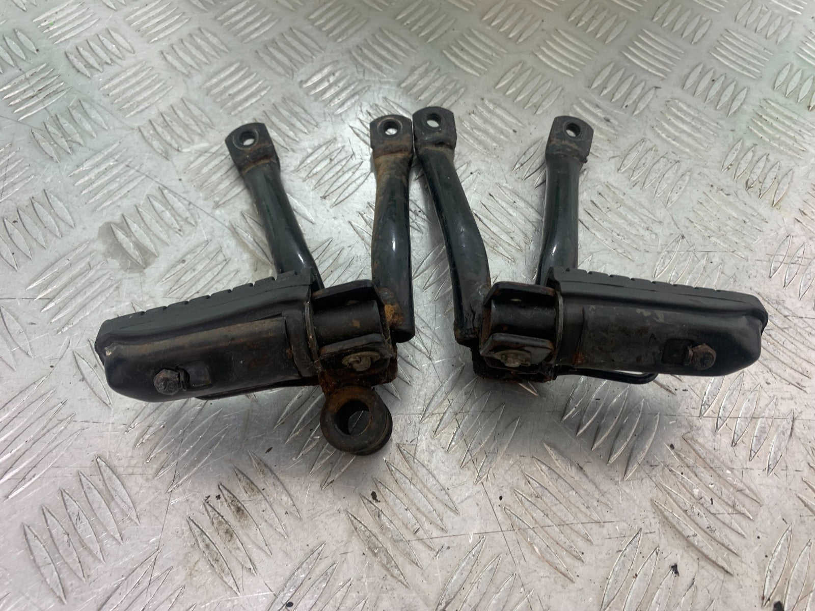 HONDA CBF125 CBF 125 REAR HANGERS  YEAR 2009-14  (CMB1172)