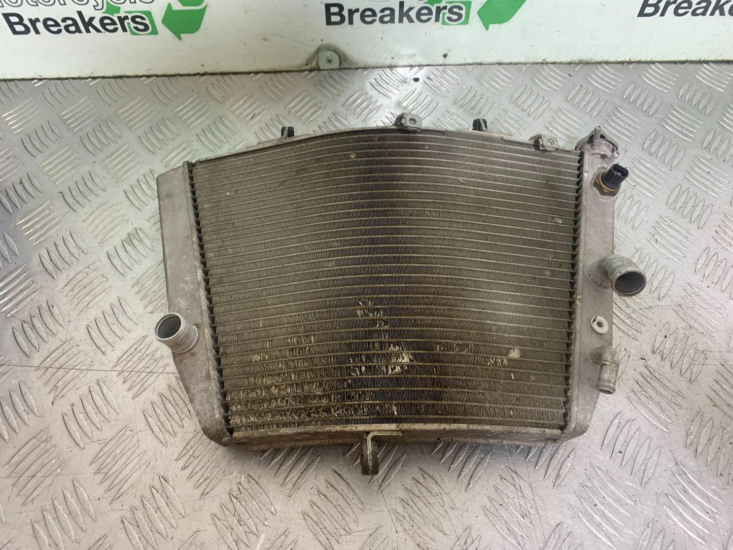 SUZUKI GSXR750 GSXR 750 K4 K5 RADIATOR  2004-2005 (CMB1319)
