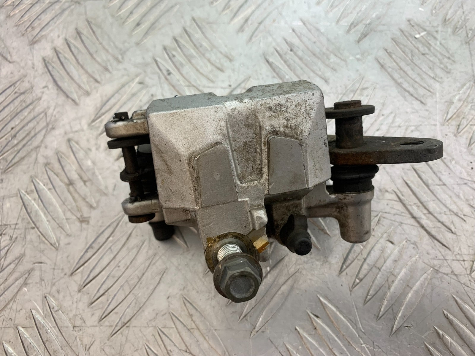 YAMAHA YBR125 CUSTOM FRONT BRAKE CALIPER YEAR 2008-2016 (CMB1192)