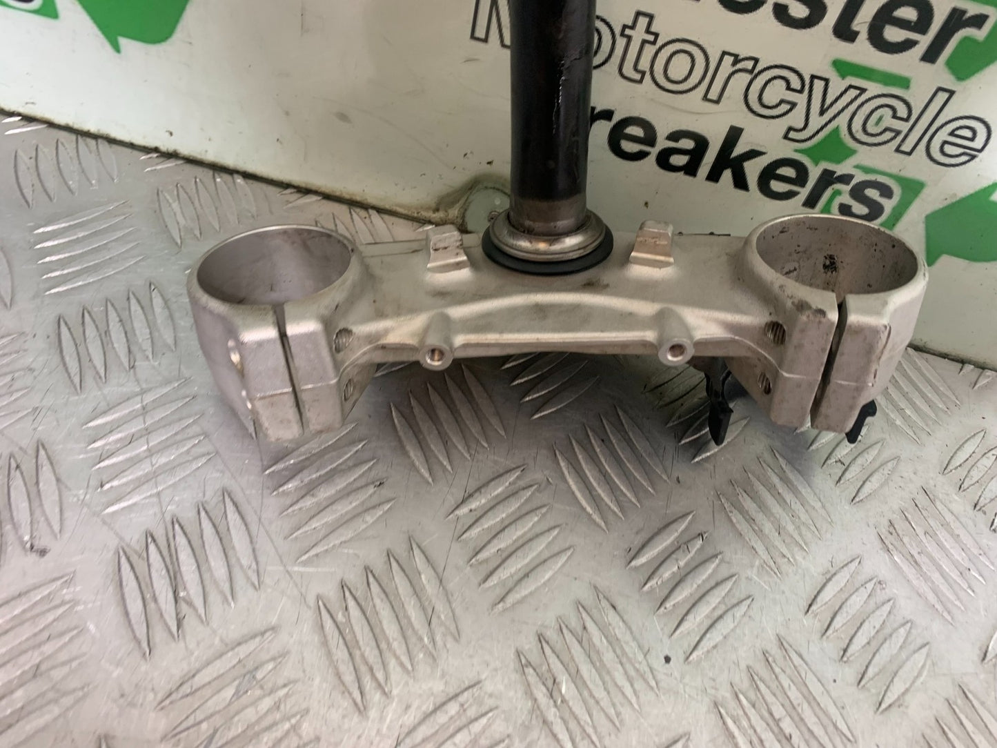 KTM DUKE 125 BOTTOM YOKE  YEAR 2012-2016 (CMB1317)