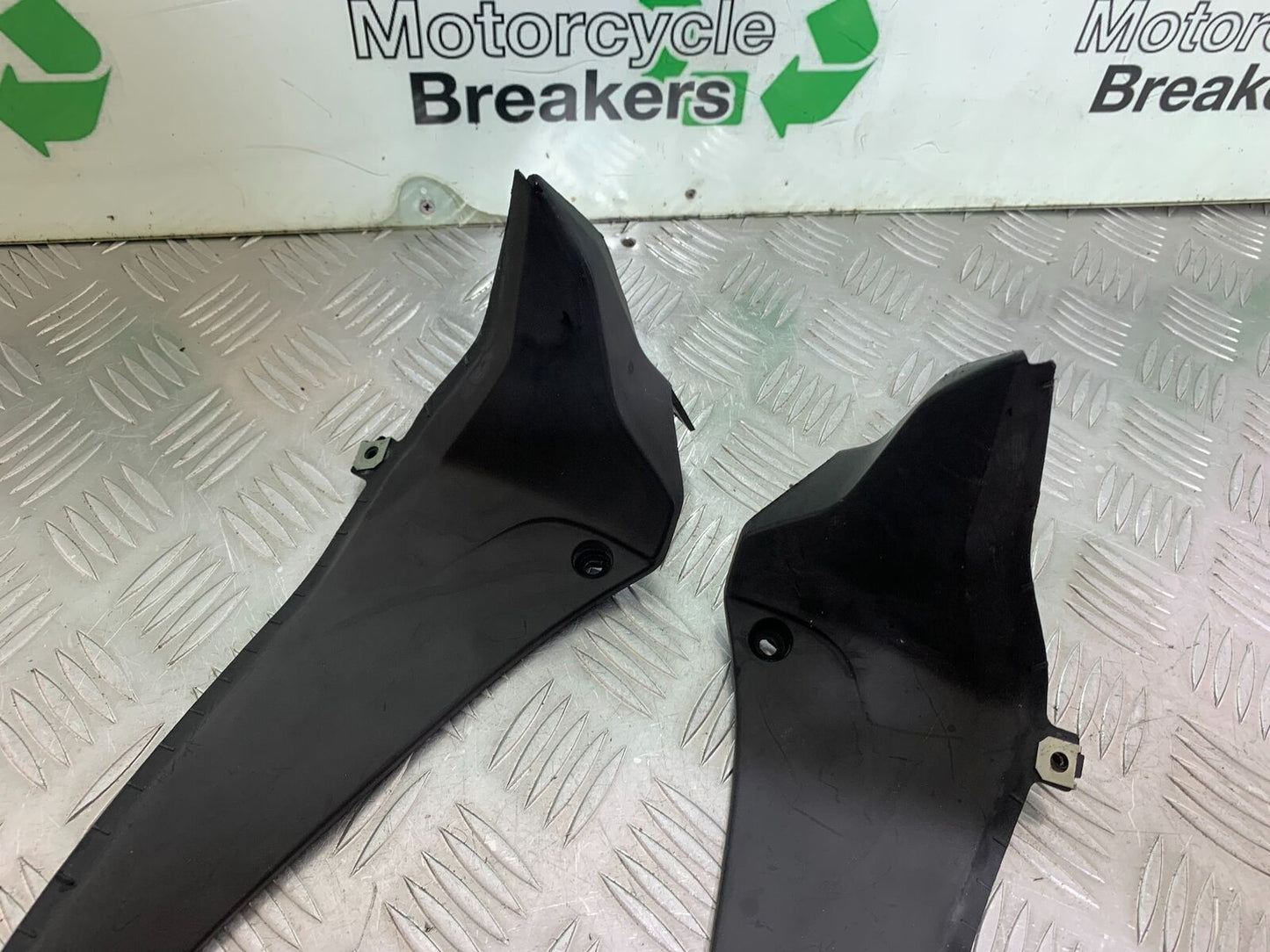 BMW F800 GT TOP FAIRING INFILLS  YEAR 2013-2017 (CMB1031)