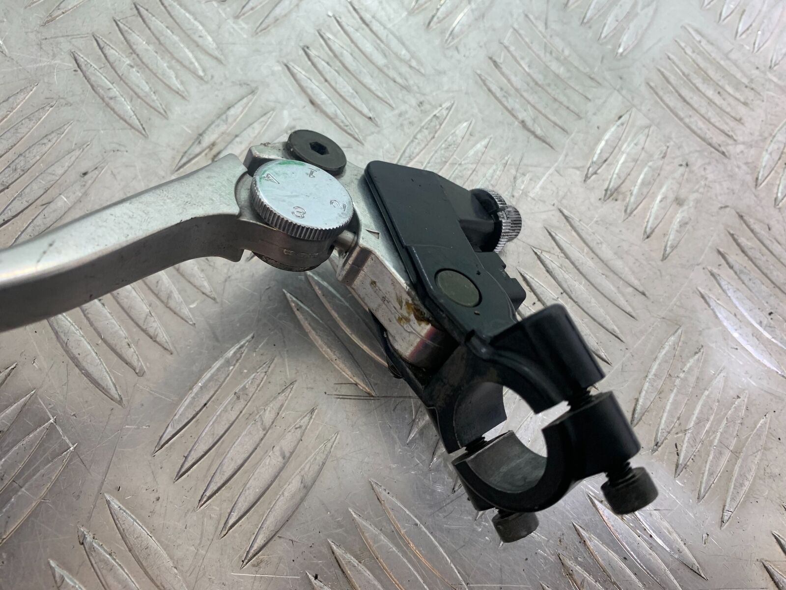 TRIUMPH 1050 SPRINT ST CLUTCH LEVER AND BRACKET  YEAR 2004-2007 (CMB1089)