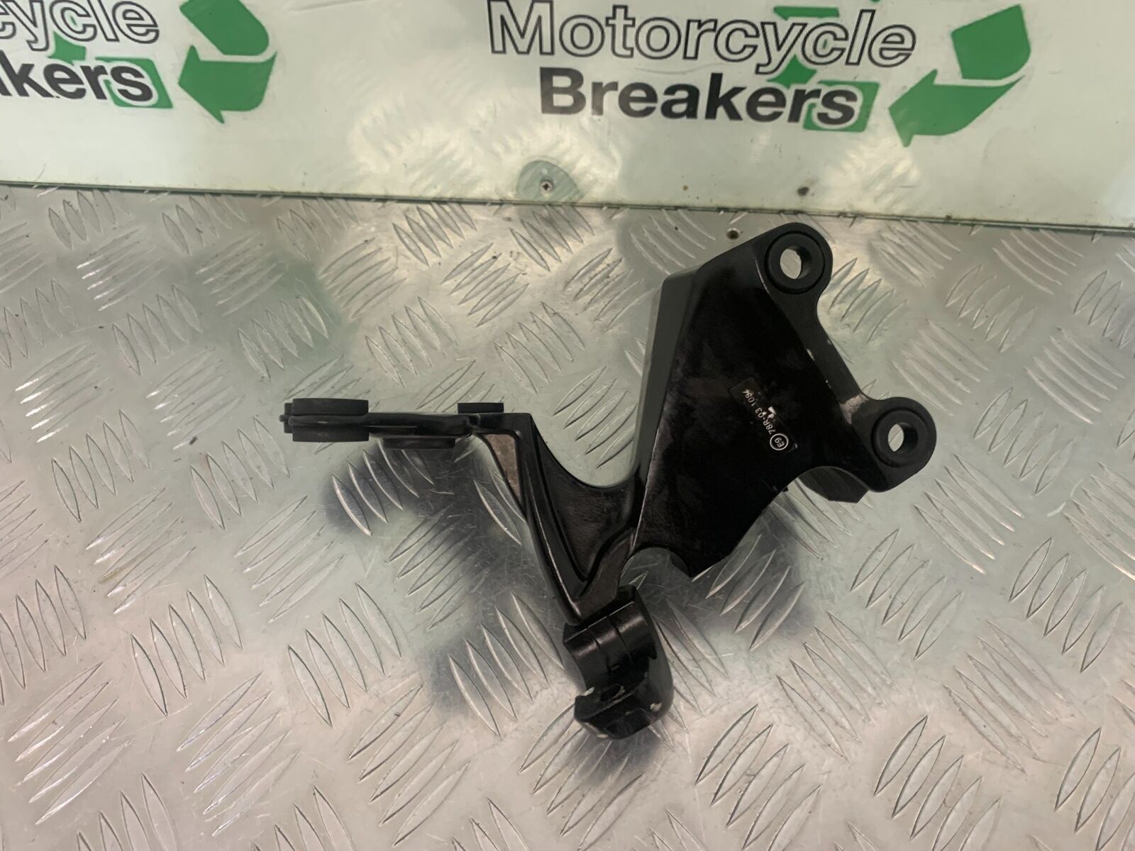 TRIUMPH 675 STREET TRIPLE RX FAIRING BRACKET YEAR 2015-17 (STOCK 971)