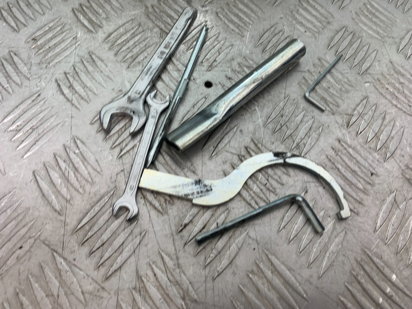 APRILIA TUONO 1000 V4 TOOLKIT    YEAR 2013-2014  (CMB1239)