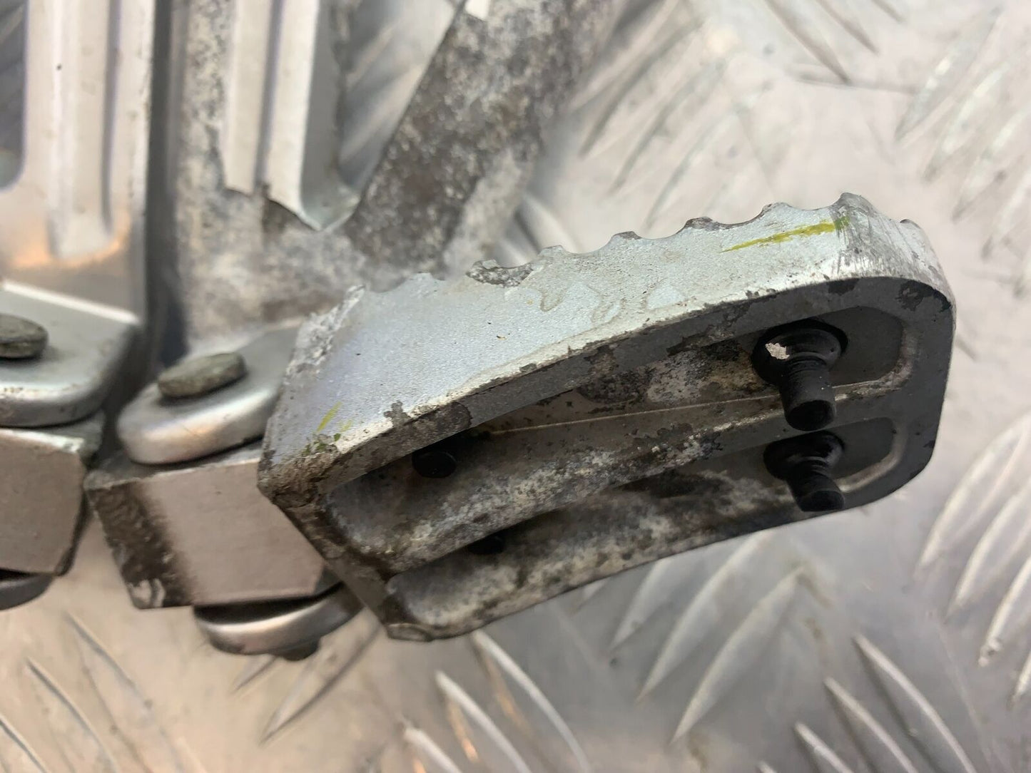 SINNIS TERRAIN 125 REAR HANGERS   YEAR 2018 (CMB1123)
