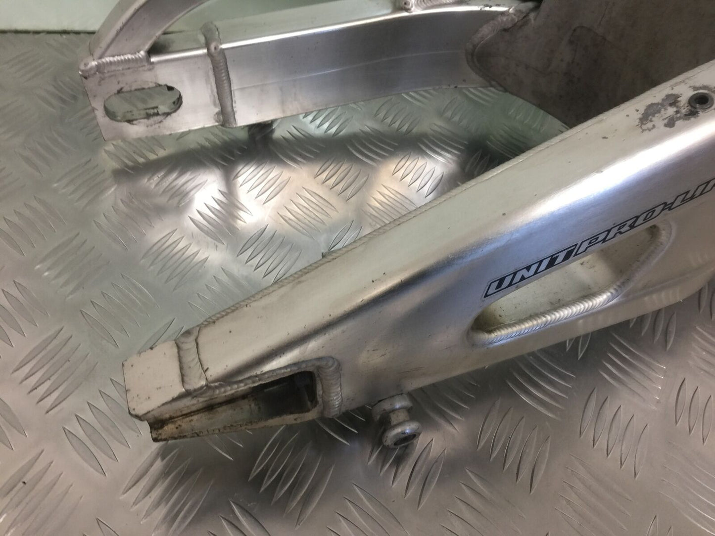 HONDA CBR600 RR SWINGARM  YEAR 2005-2006 (STOCK 933)
