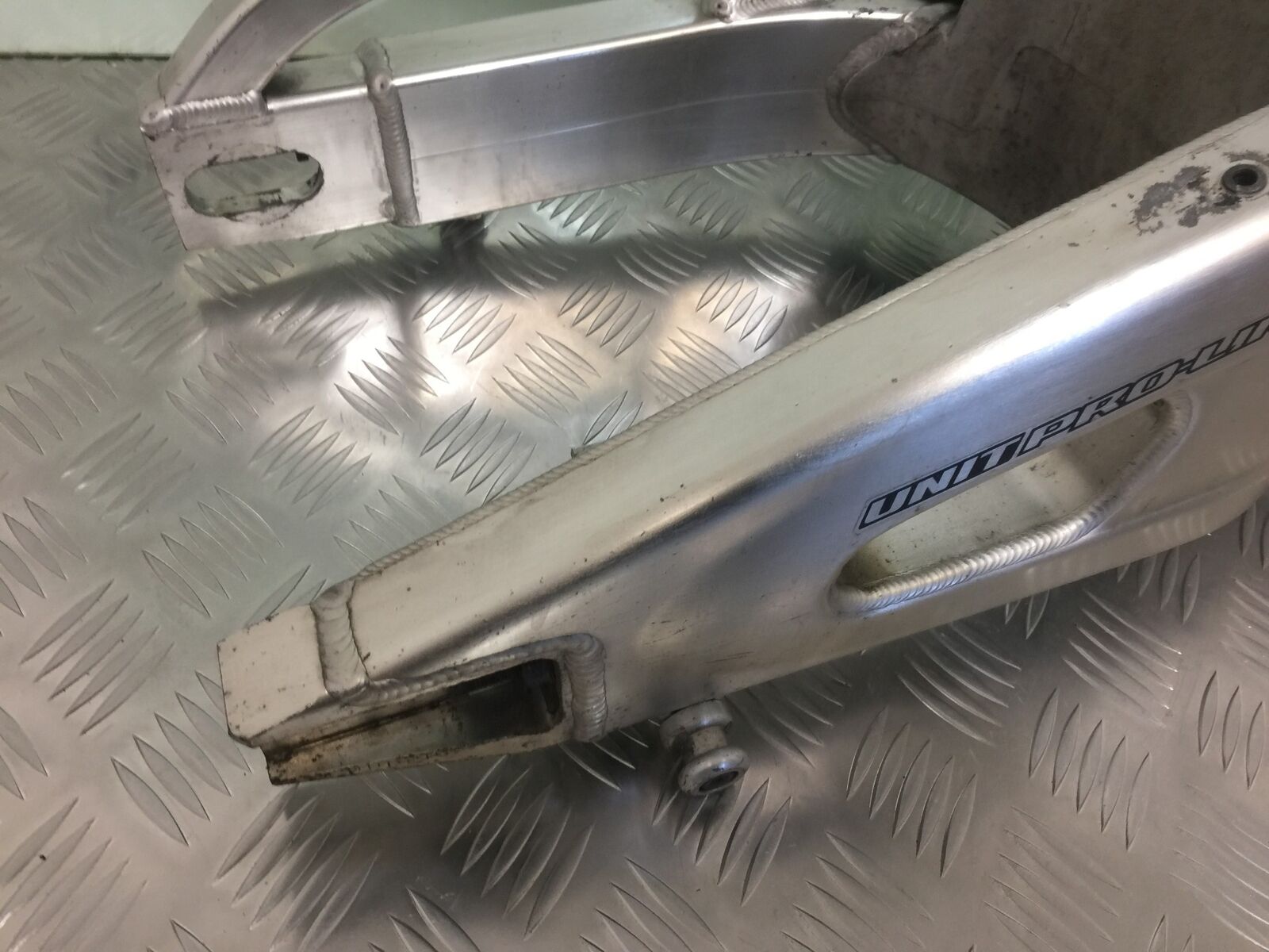 HONDA CBR600 RR SWINGARM  YEAR 2005-2006 (STOCK 933)