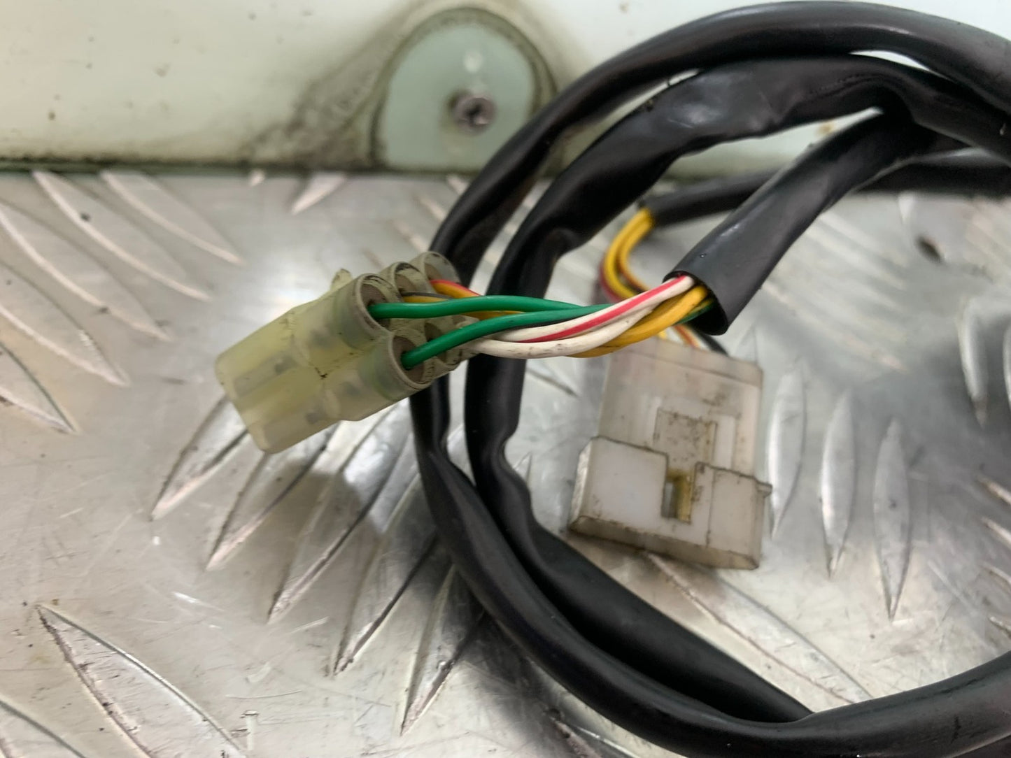 KTM 690 DUKE R LC4 RIGHT SWITCH GEAR YEAR 2012-2015  (CMB1180)