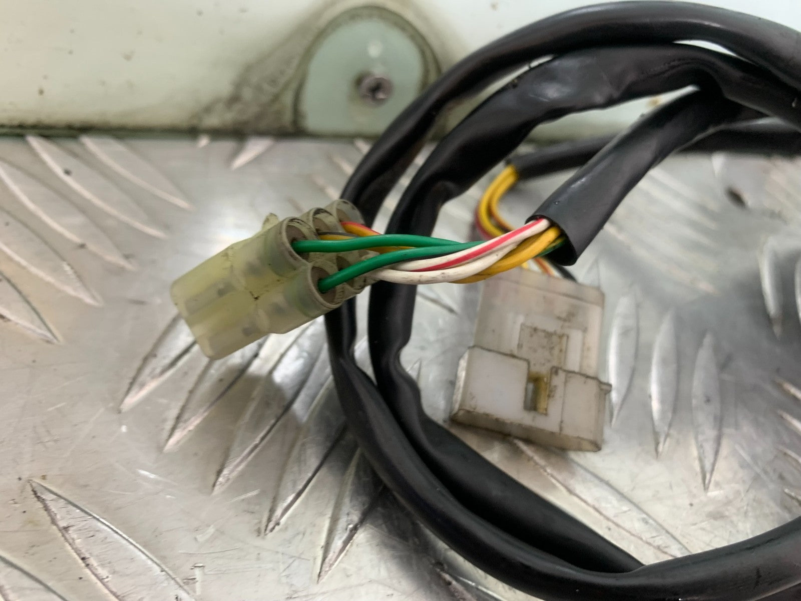 KTM 690 DUKE R LC4 RIGHT SWITCH GEAR YEAR 2012-2015  (CMB1180)