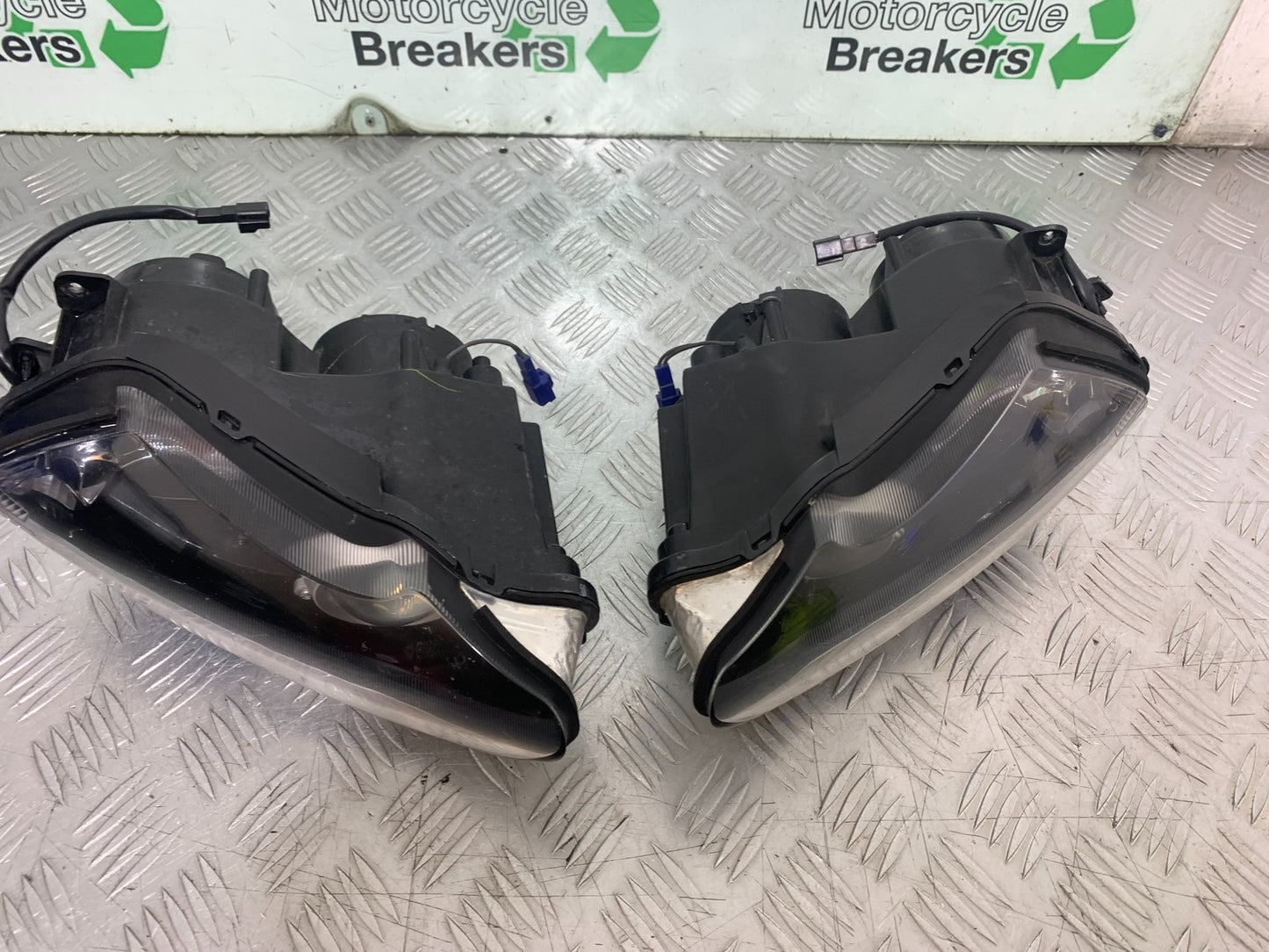 YAMAHA YZF R1 4C8 HEADLIGHT   YEAR 2007-2008 (CMB1237)