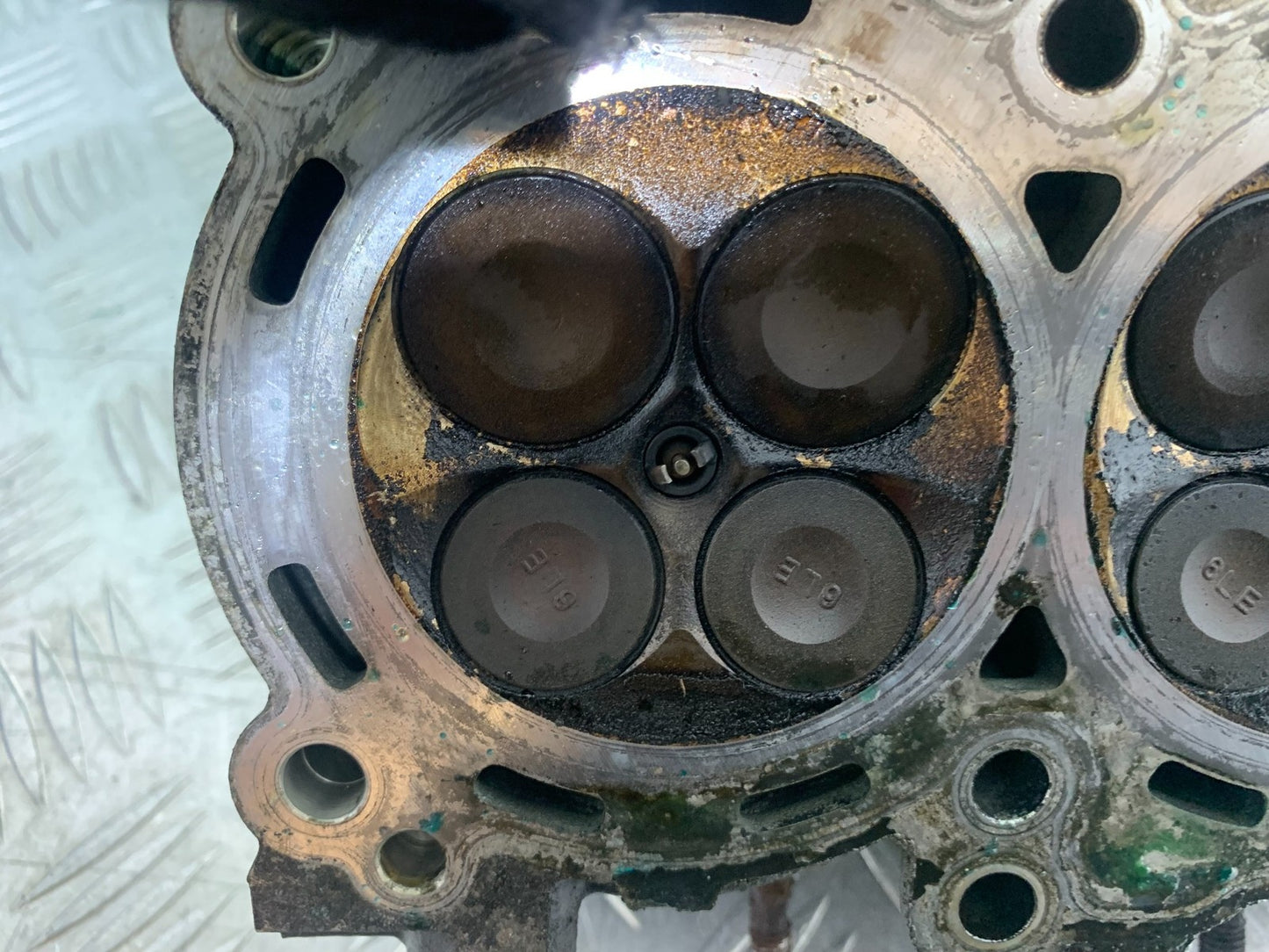 TRIUMPH 675 STREET TRIPLE R CYLINDER HEAD AND CAMS   YEAR 2012 (CMB1221)
