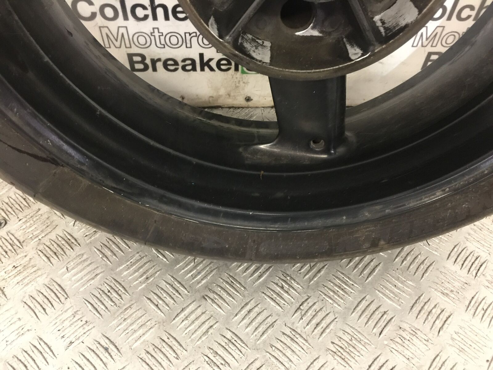 TRIUMPH 600 SPEED FOUR REAR WHEEL  YEAR 2002  (STOCK 756)