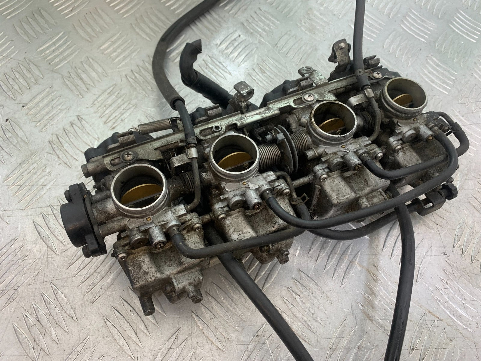 YAMAHA FZS600 FAZER 600 CARBS  YEAR 1998-2001 (CMB1267)