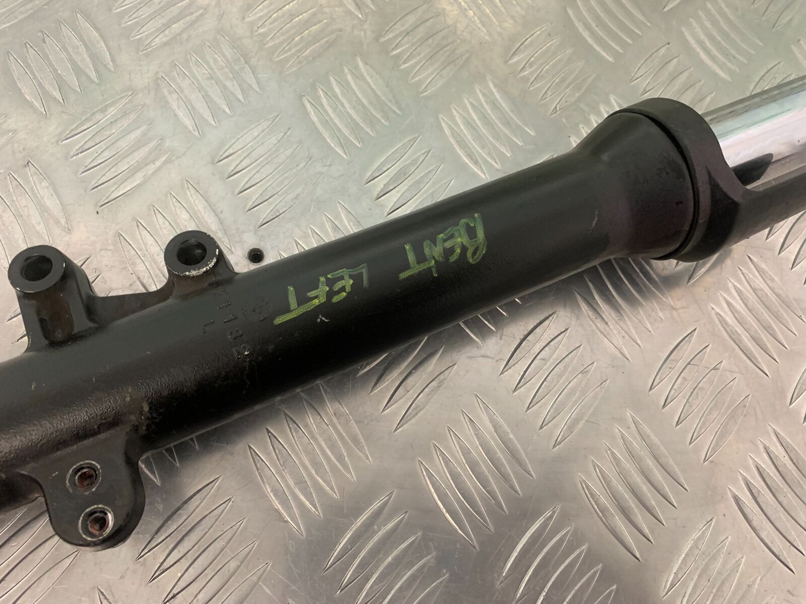 KAWASAKI Z750 Z 750 LEFT FORK (BENT) YEAR 2004-2006  (STOCK 963)