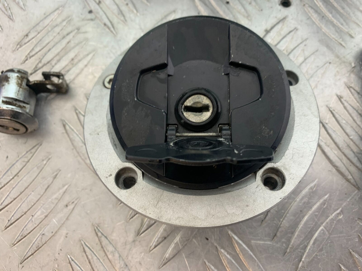 SUZUKI DL 650 V-STROM ECU LOCKS KEY   YEAR 2020 (CMB1117)