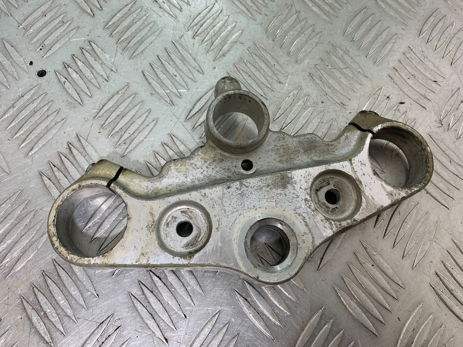 TRIUMPH T509 SPEED TRIPLE TOP YOKE   YEAR 1997-1998 (CMB1144)