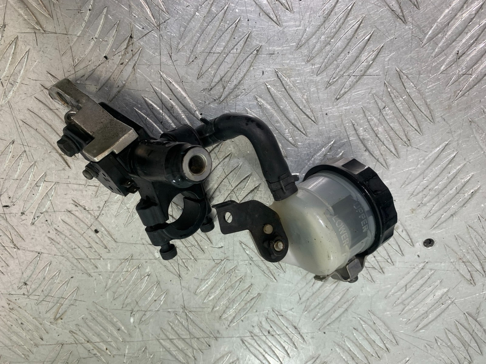 TRIUMPH 1050 SPRINT GT FRONT MASTER CYLINDER   YEAR 2010-2016 (CMB1250)