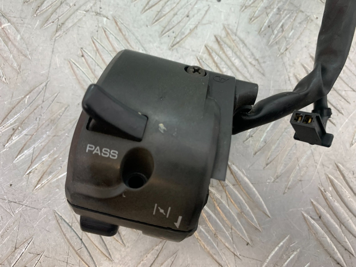 YAMAHA XJ600 XJ 600 DIVERSION LEFT SWITCH GEAR 1998-2000 (CMB1191)