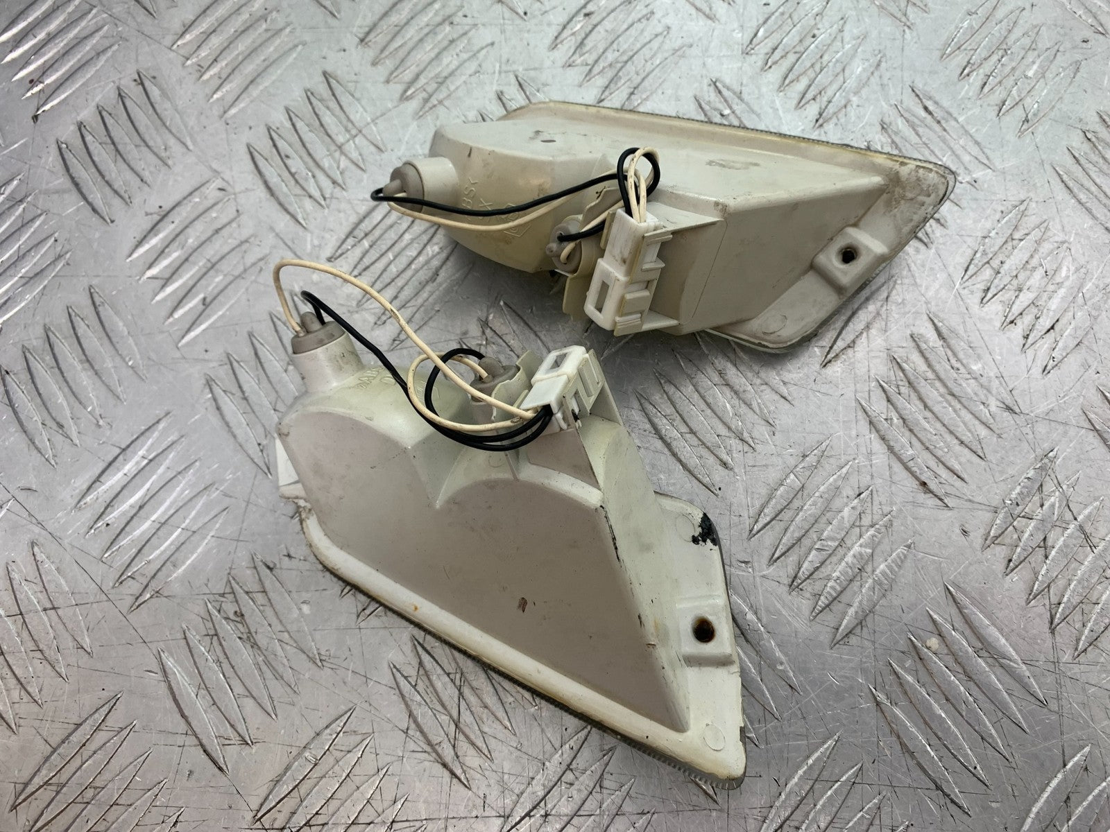 PIAGGIO VESPA GT125 L FRONT INDICATORS  YEAR 2003 (CMB1300)