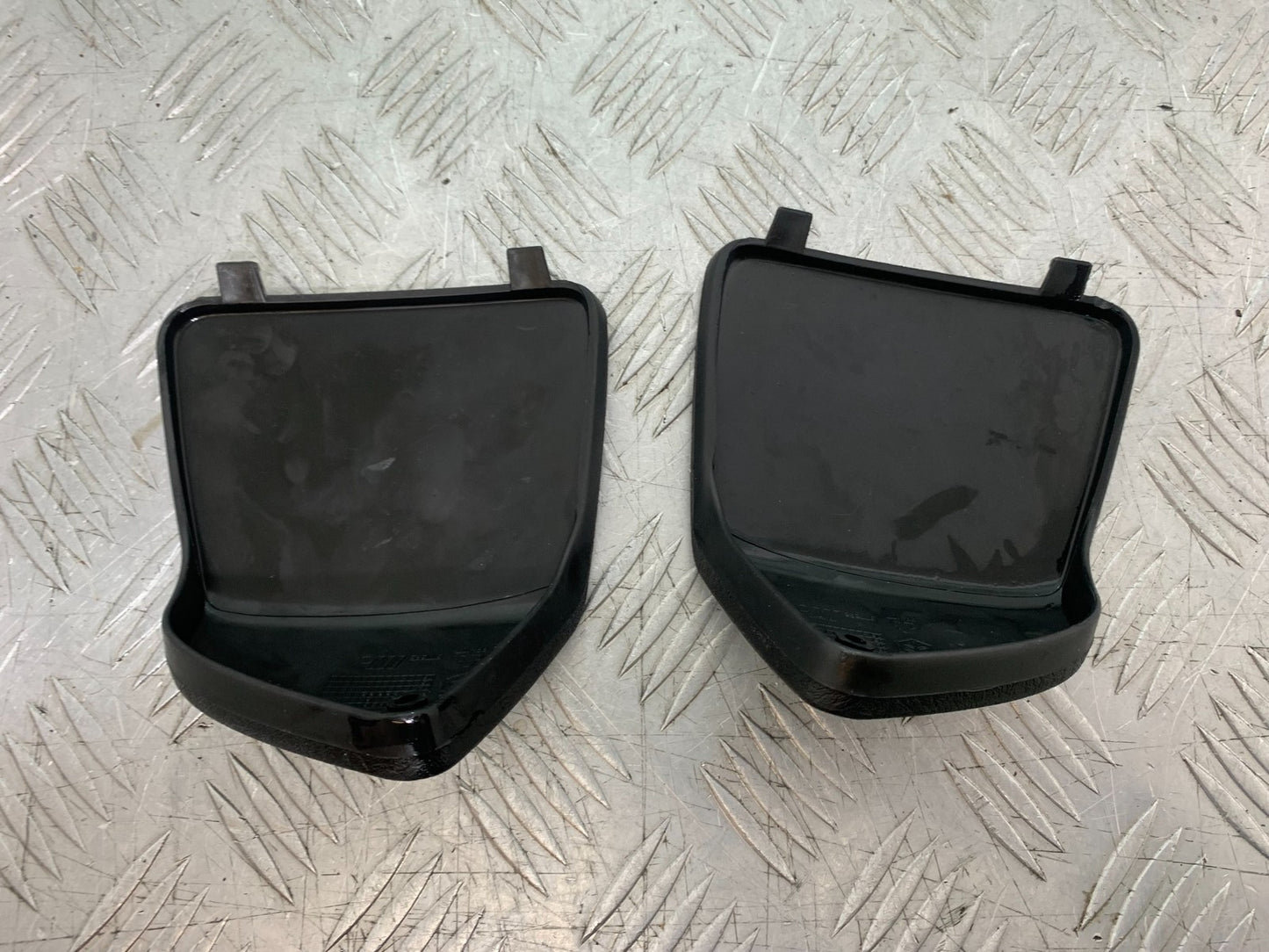 PIAGGIO VESPA GT125 L LEFT AND RIGHT INNER INFILLS YEAR 2003 (CMB1300)