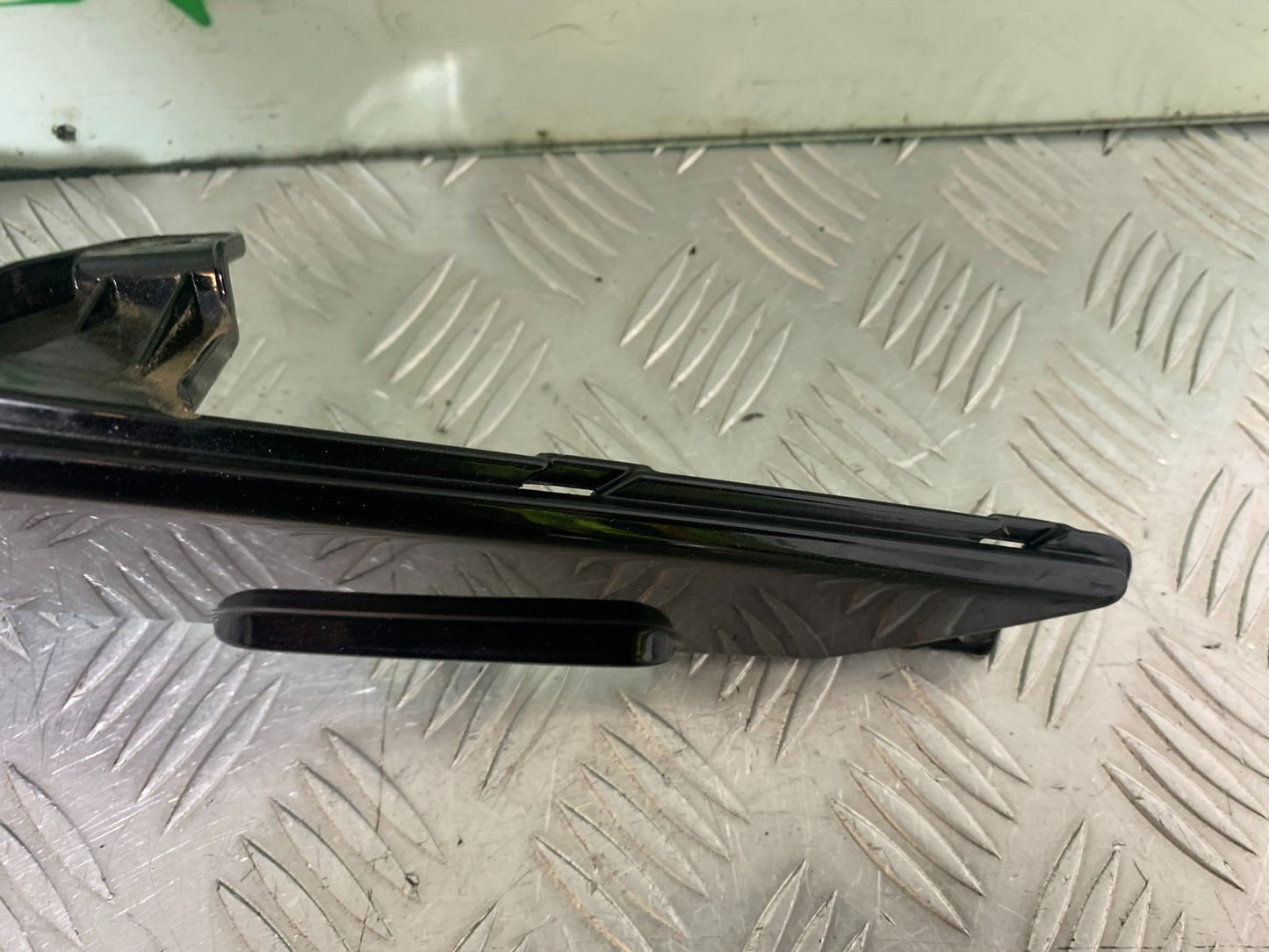 APRILIA RSV4 FACTORY RIGHT SEAT PANEL  YEAR 2009-2012 (CMB1224)