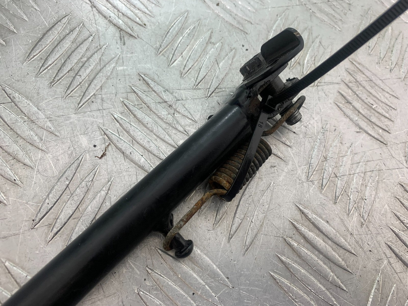 SUZUKI AN 200 UH 200 SIDE STAND  YEAR 2007-2009 (CMB1256)