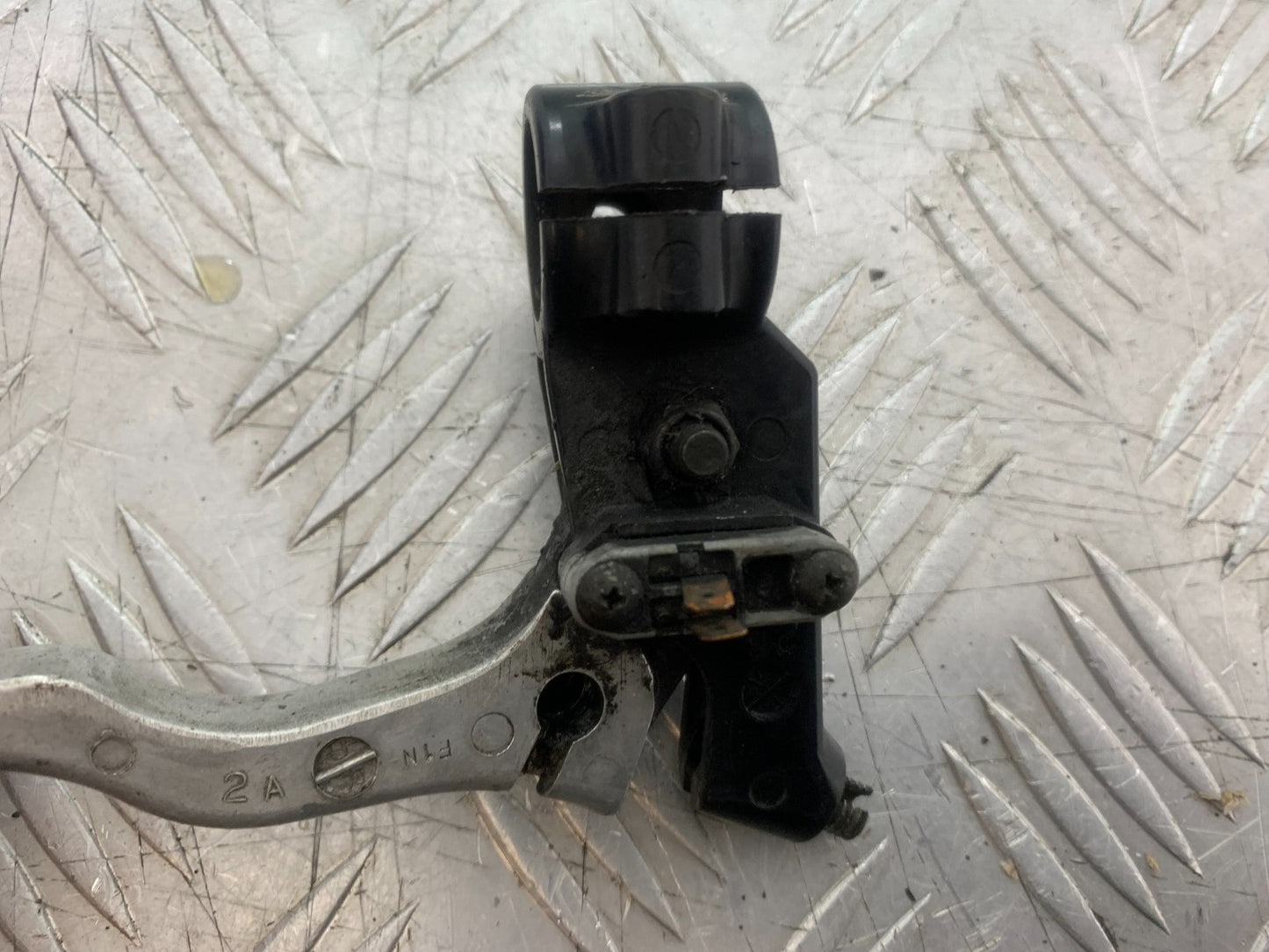 SUZUKI GS500 GS 500 CLUTCH LEVER BRACKET  YEAR 2001-2008 (CMB1254)