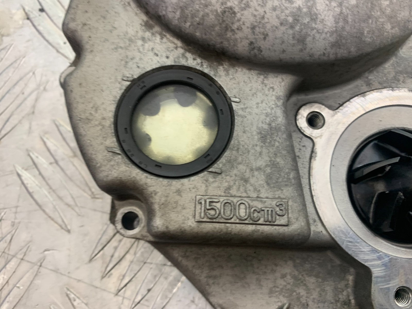 YAMAHA XMAX 300 GENERATOR COVER WATER PUMP YEAR 2017-2020 (CMB1218)
