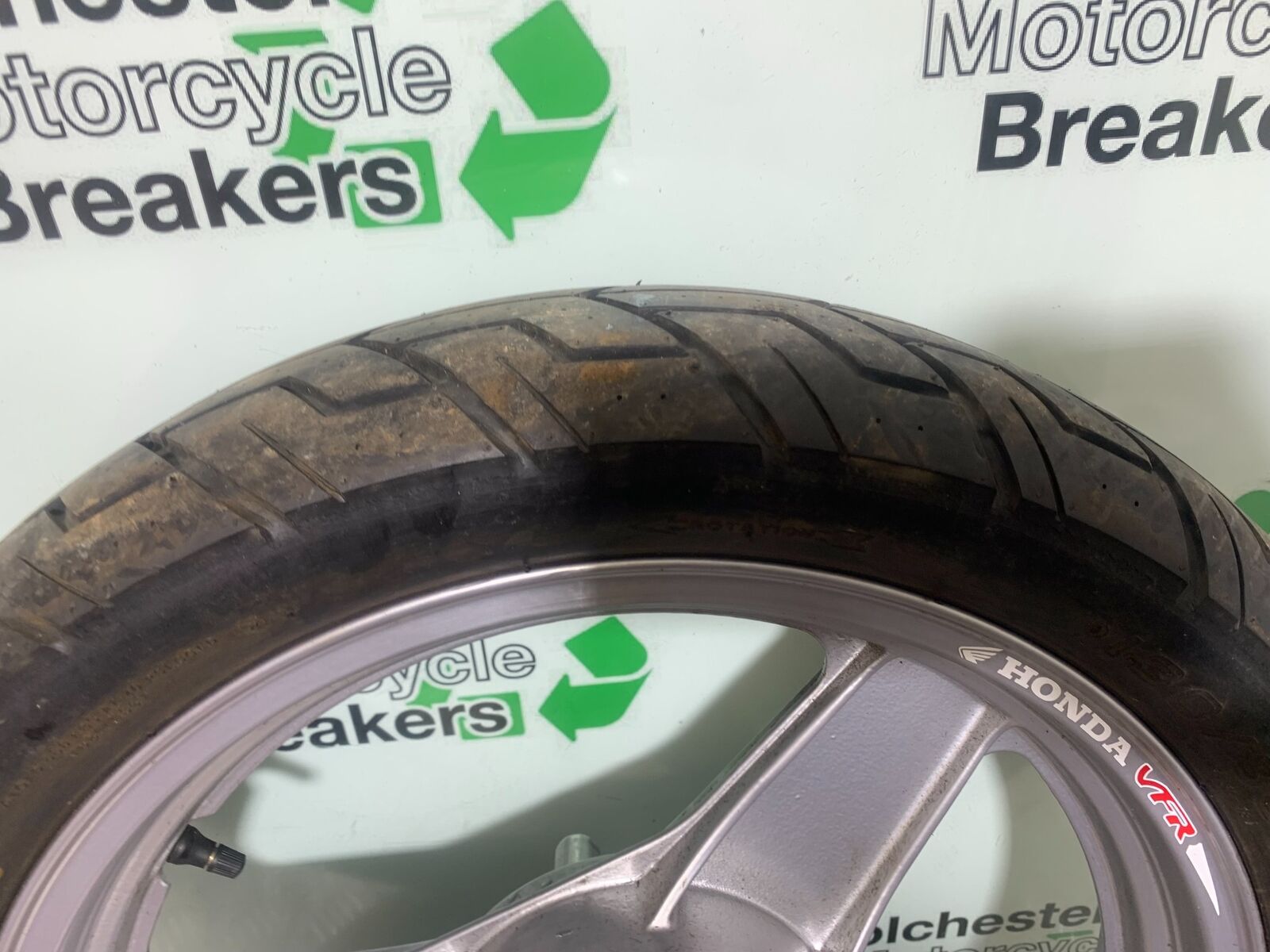 HONDA VFR400 VFR 400 NC21 REAR WHEEL YEAR 1986-87 (CMB1043)