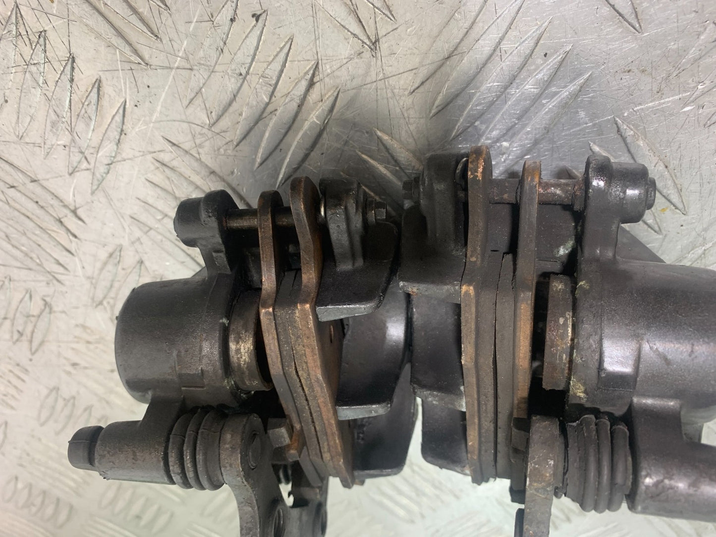SUZUKI GSX750 INAZUMA FRONT BRAKE CALIPERS  YEAR 1998-2003 (CMB1308)
