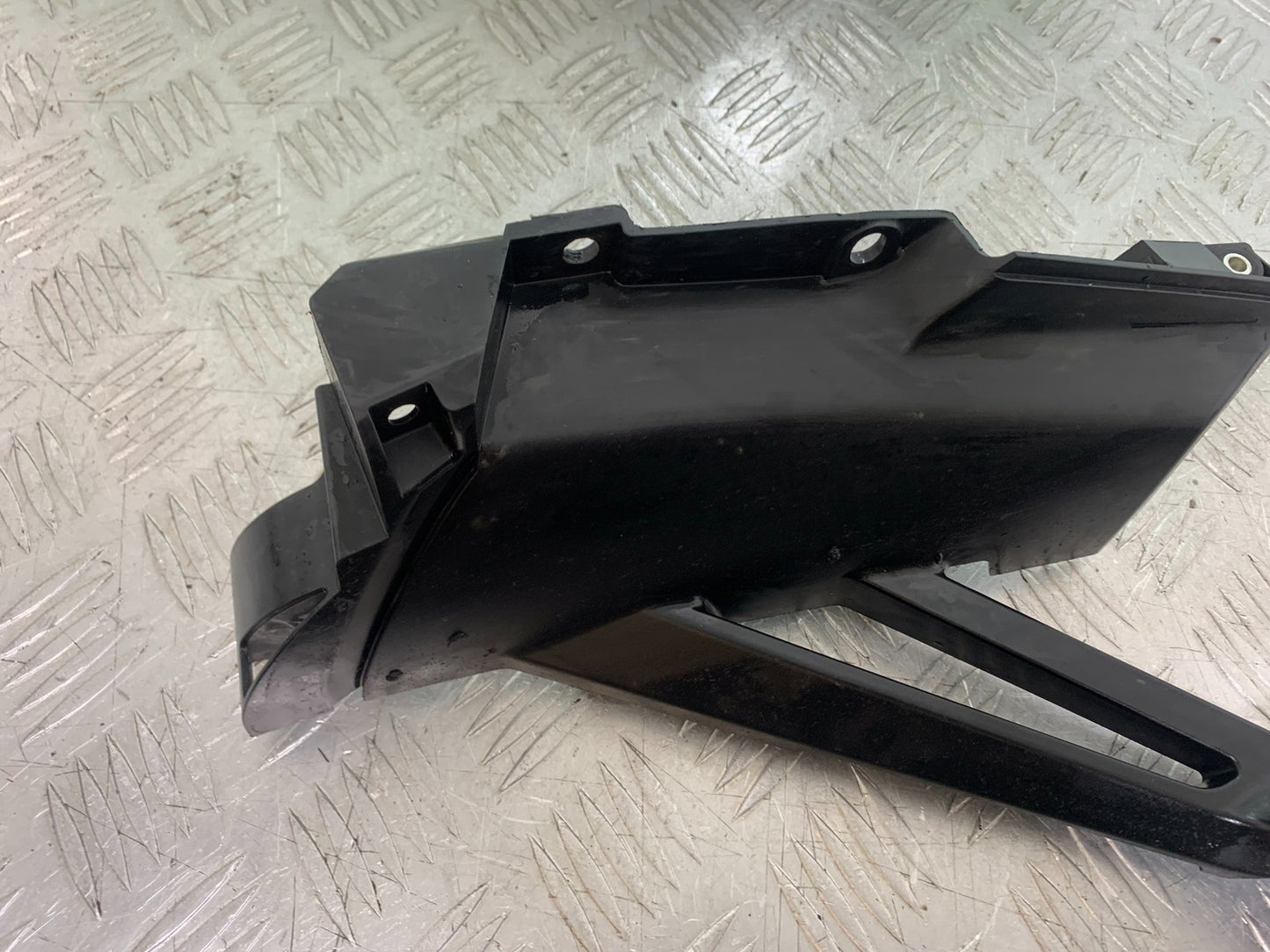 HONDA CBR1000 rr FIREBLADE LEFT REAR INDICATOR MOUNT  2008-2011 (CMB1253)