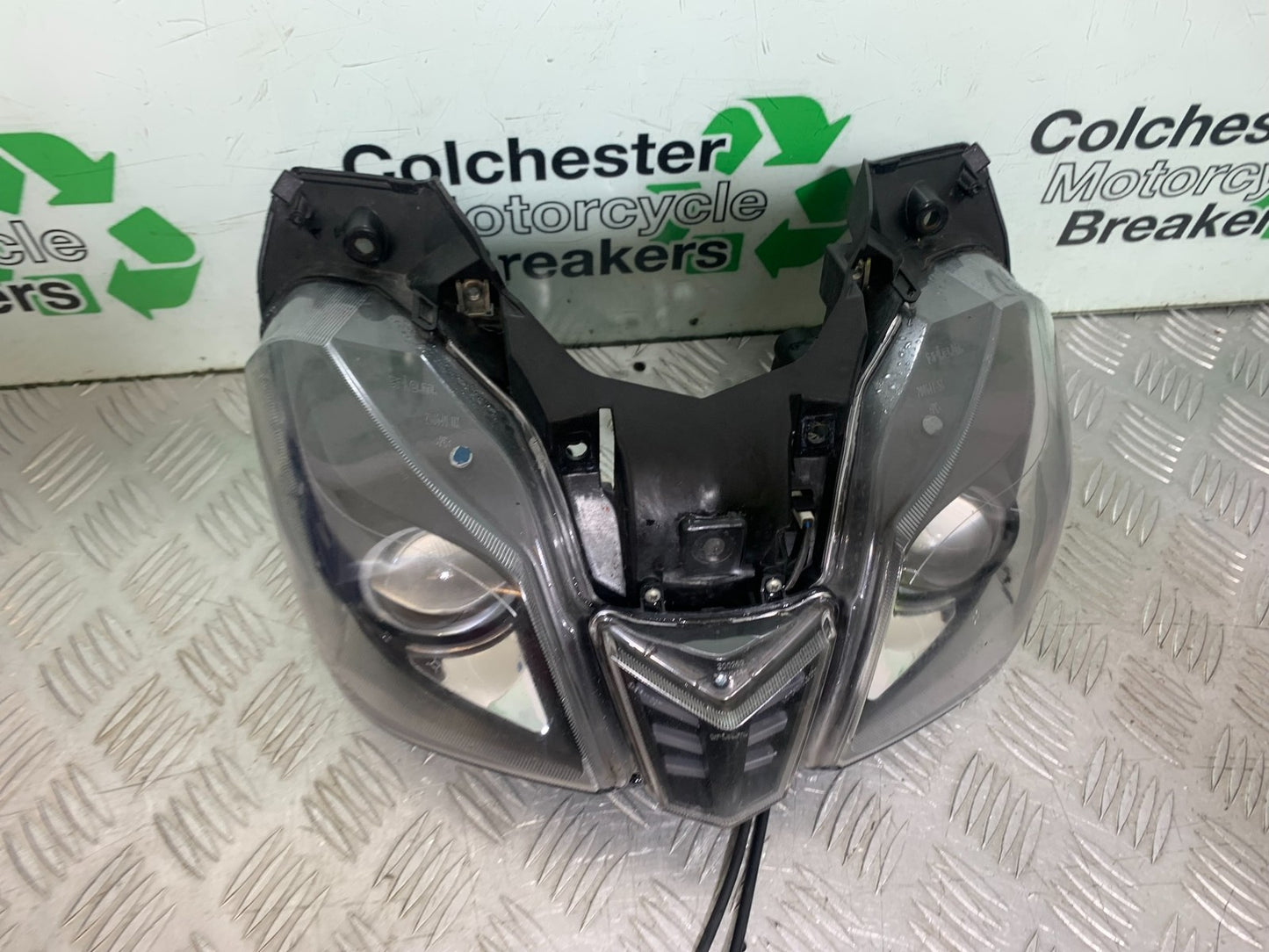 APRILIA TUONO 1000 V4 HEADLIGHT   YEAR 2013-2014  (CMB1239)