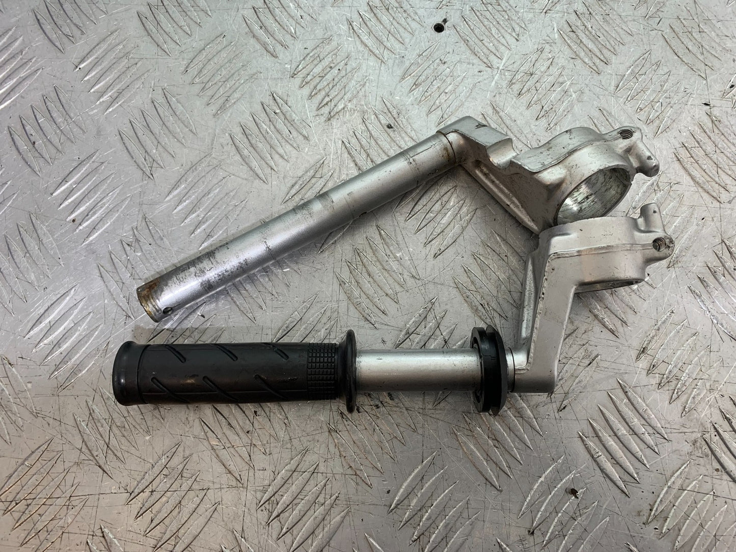 HONDA VFR800 VFR 800 V-TEC HANDLEBARS   YEAR 2002 -09 (CMB1296)