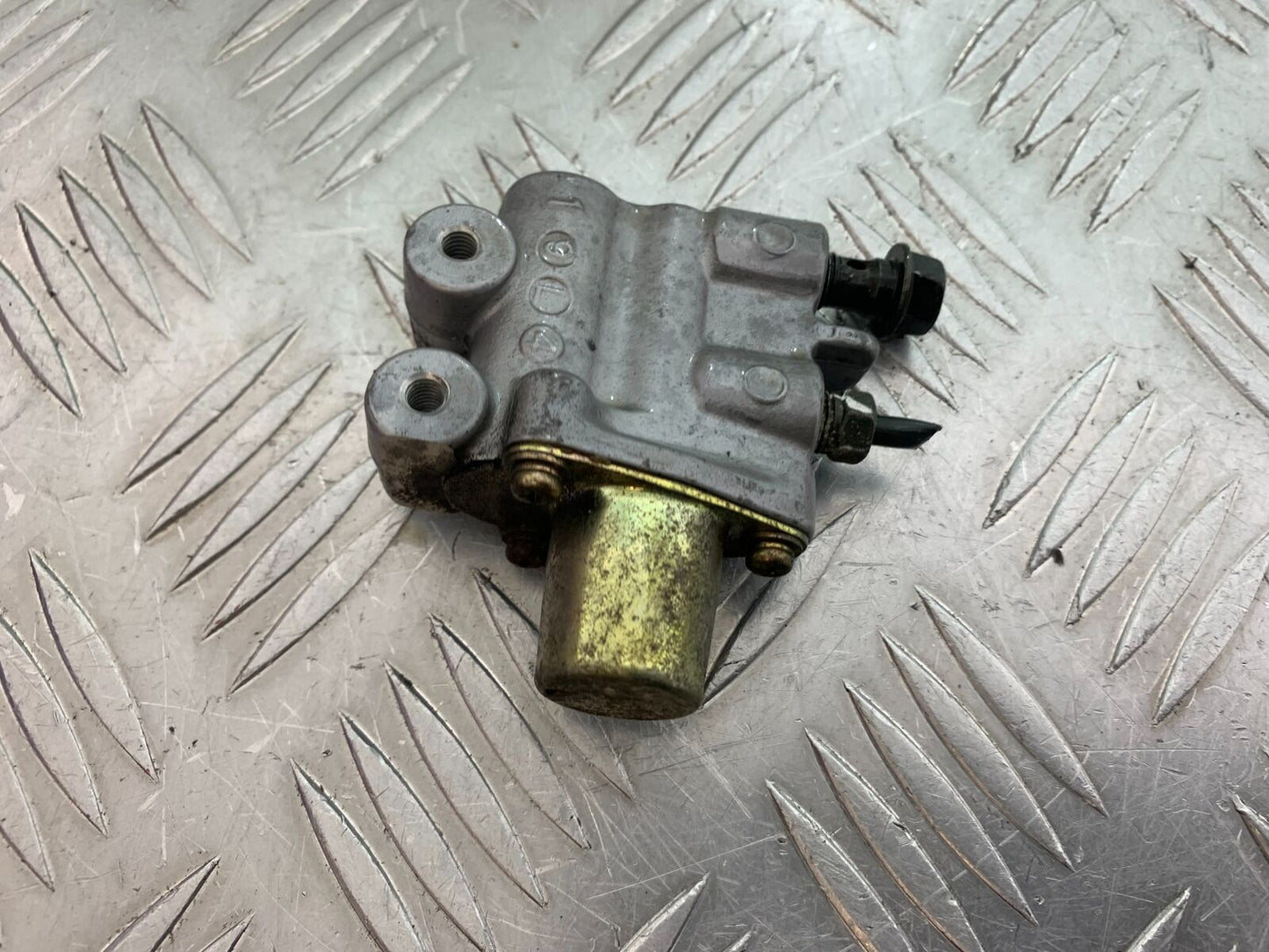 HONDA CBR1100 BLACKBIRD BRAKE JOINER  YEAR 1999-2005 (CMB1103)