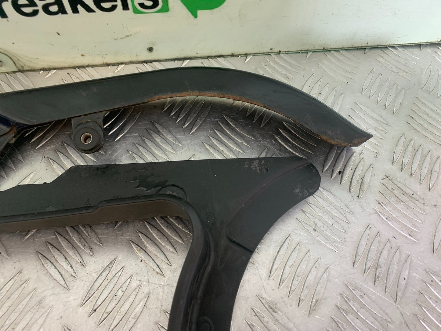 HARLEY DAVIDSON FXS BLACKLINE 1585 CHAIN GUARD   YEAR 2012 (CMB1147)