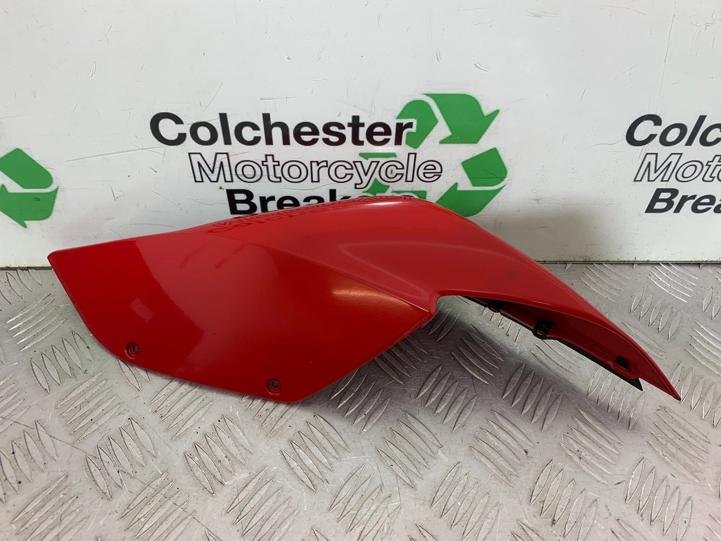 DUCATI 1299 PANIGALE LEFT SEAT PANEL   YEAR 2016 (CMB 1187)