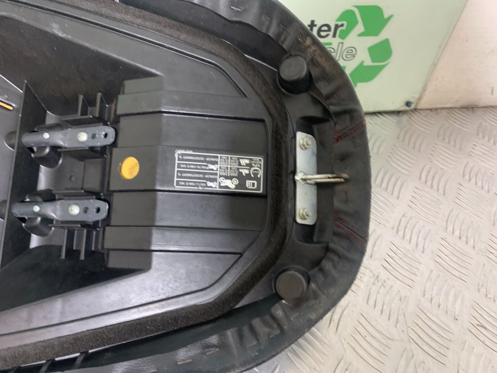 SUZUKI AN400 AN 400 BURGMAN SEAT YEAR 2017-2024 (CMB1118)