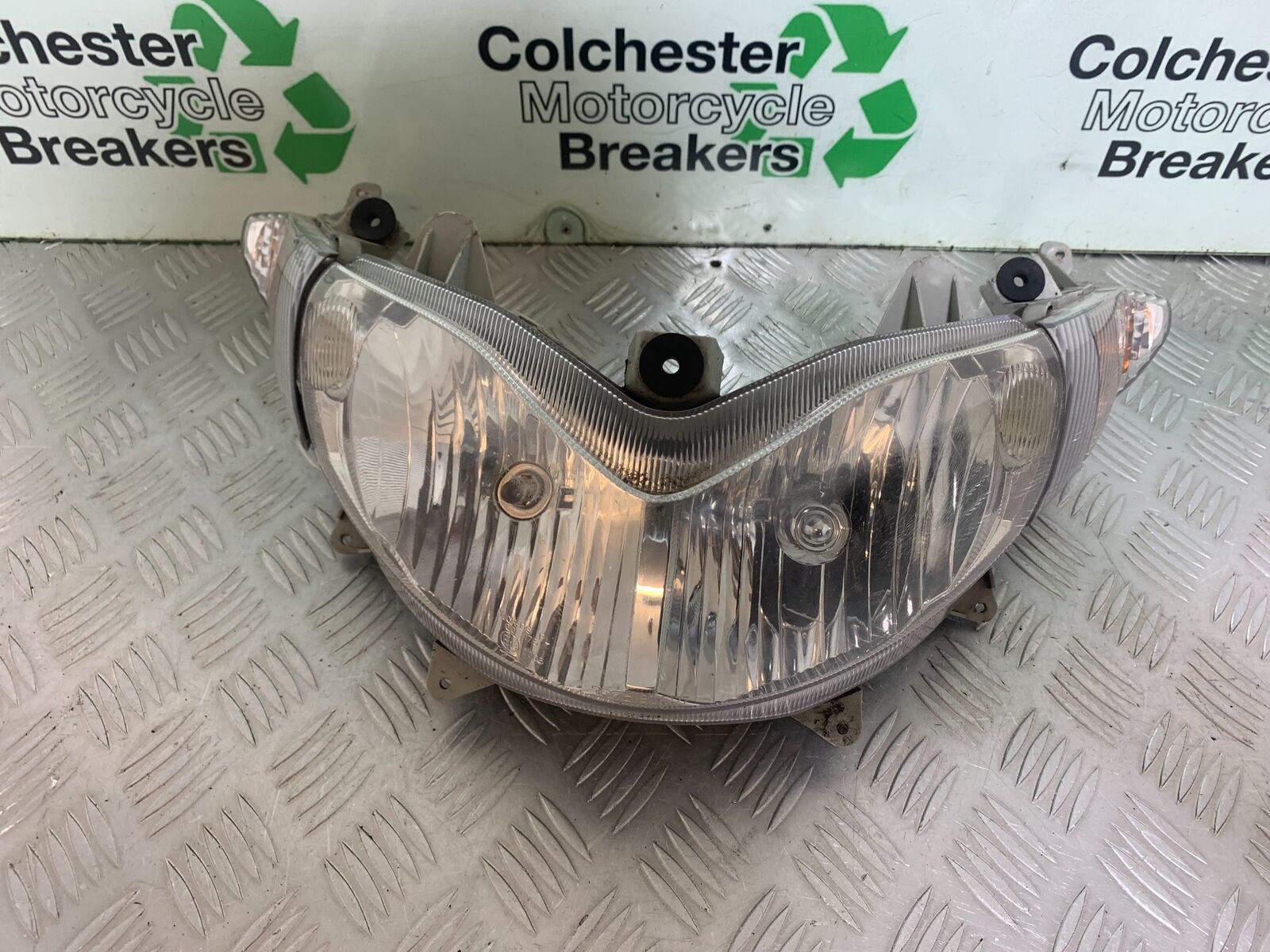 SUZUKI AN 200 UN 200 BURGMAN HEADLIGHT  YEAR 2007-09 (CMB1128)