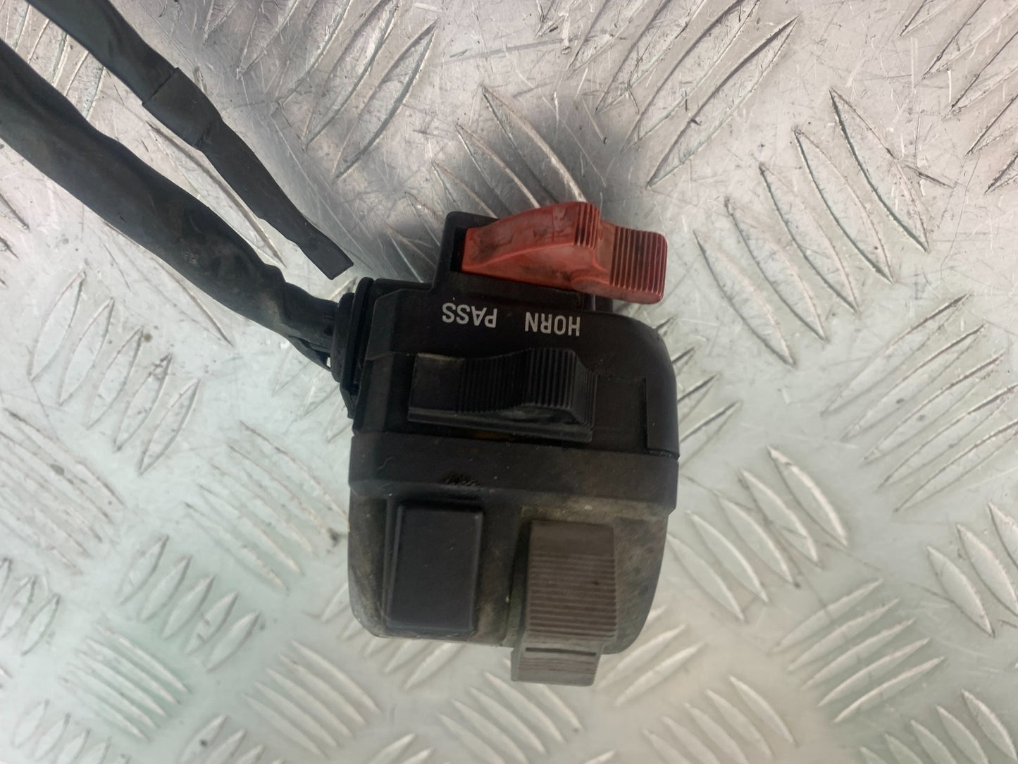 KAWASAKI GT550 GT 550 LEFT SWITCH GEAR   YEAR 1984-87 (CMB1141)