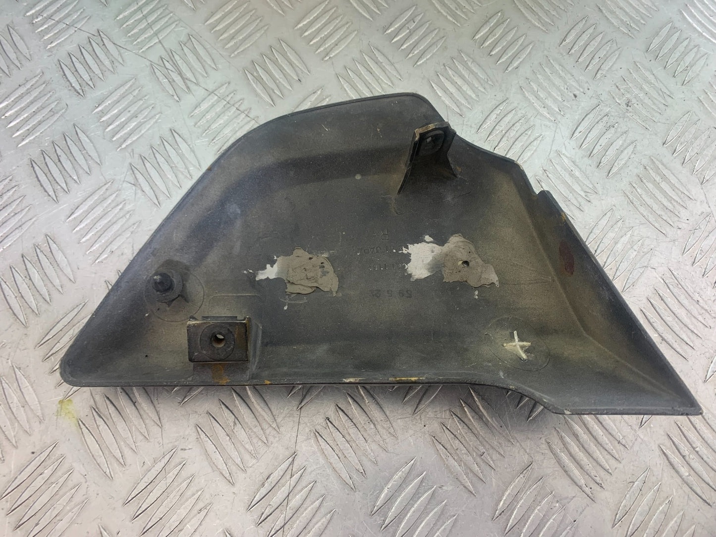 KAWASAKI GT550 GT 550 RIGHT SEAT PANEL  YEAR 1984-87 (CMB1141)