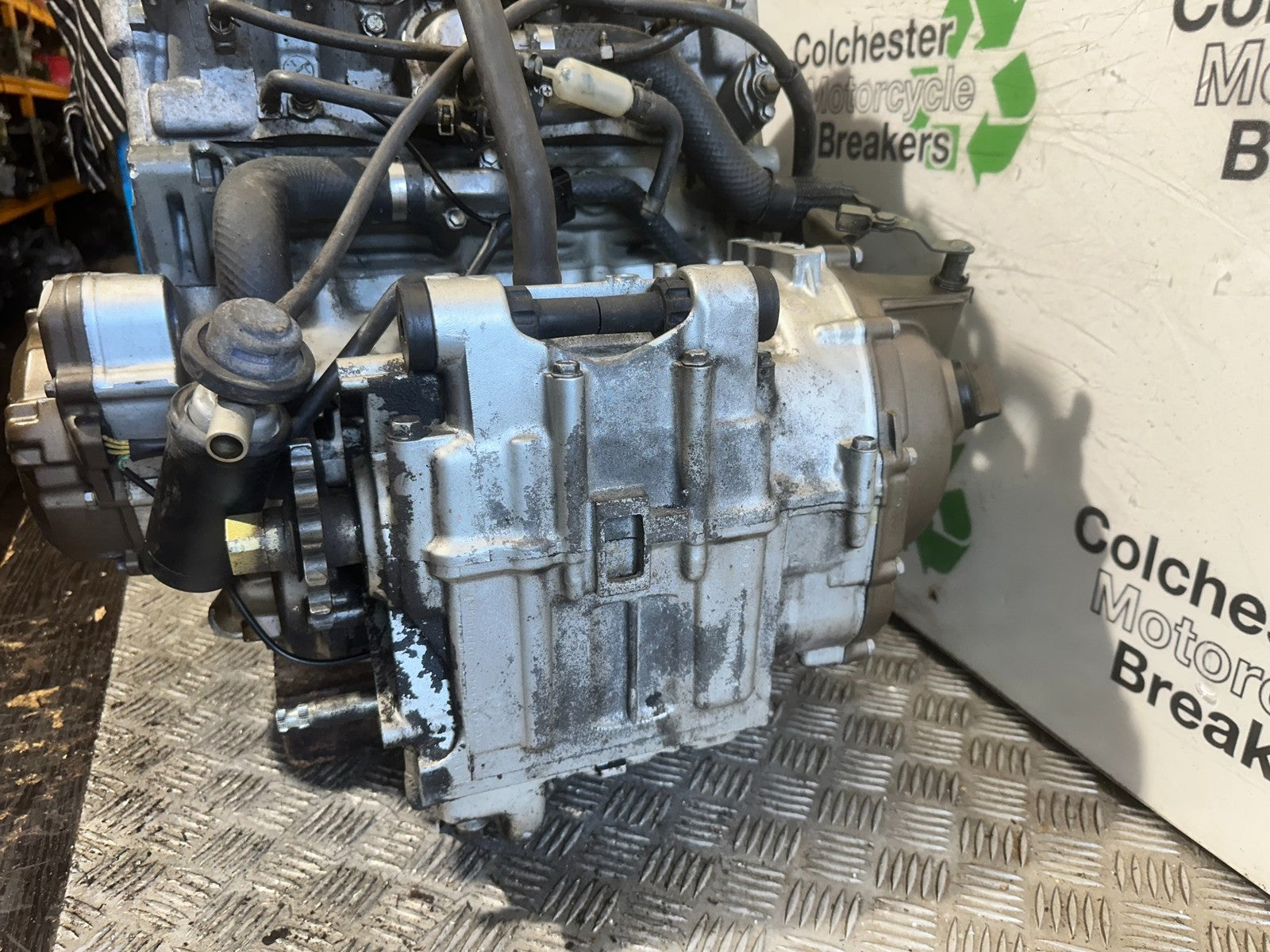 KAWASAKI ZX9R ZX9 E1 E2 ENGINE YEAR 2000-01  (CMB1171)