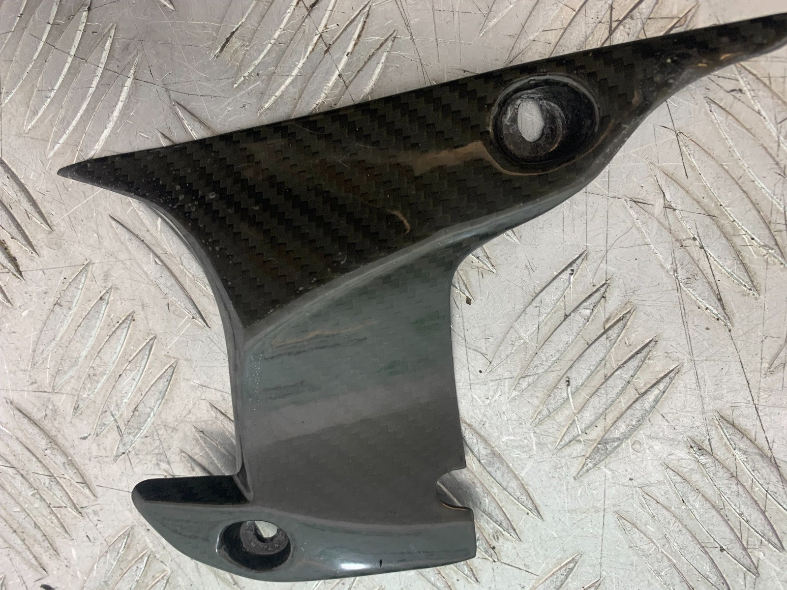 YAMAHA YZF R1 4C8 LEFT AND RIGHT CARBON INFILLS   YEAR 2007-2008 (CMB1237)