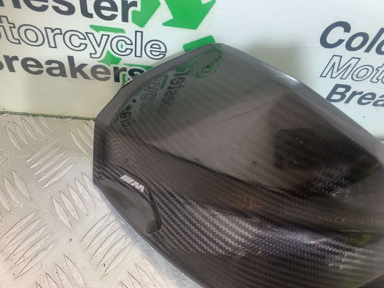 BMW M1000 R LEFT CARBON TANK PANEL  YEAR 2023-2024 (CMB1140)