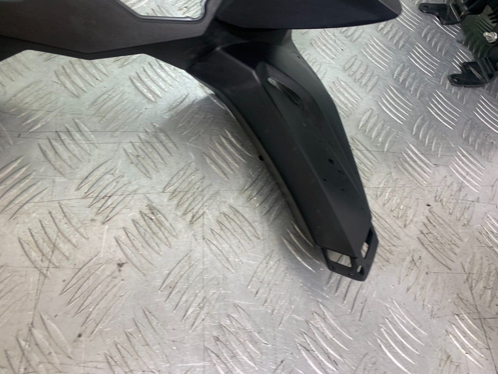 YAMAHA XJ6 XJ6-S CLOCK SURROUND   YEAR 2009-2015  (CMB1212)