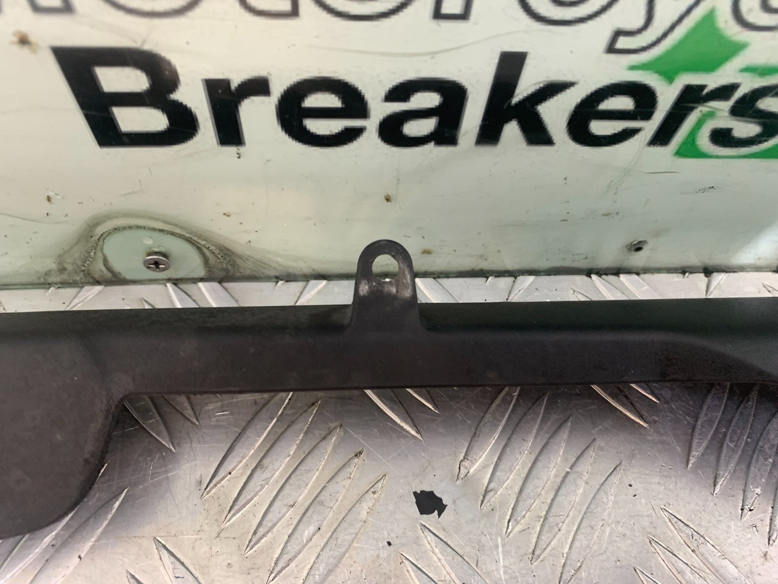 KAWASAKI ZX10R ZX10 R CHAIN GUARD  2008-2010 (CMB1206)