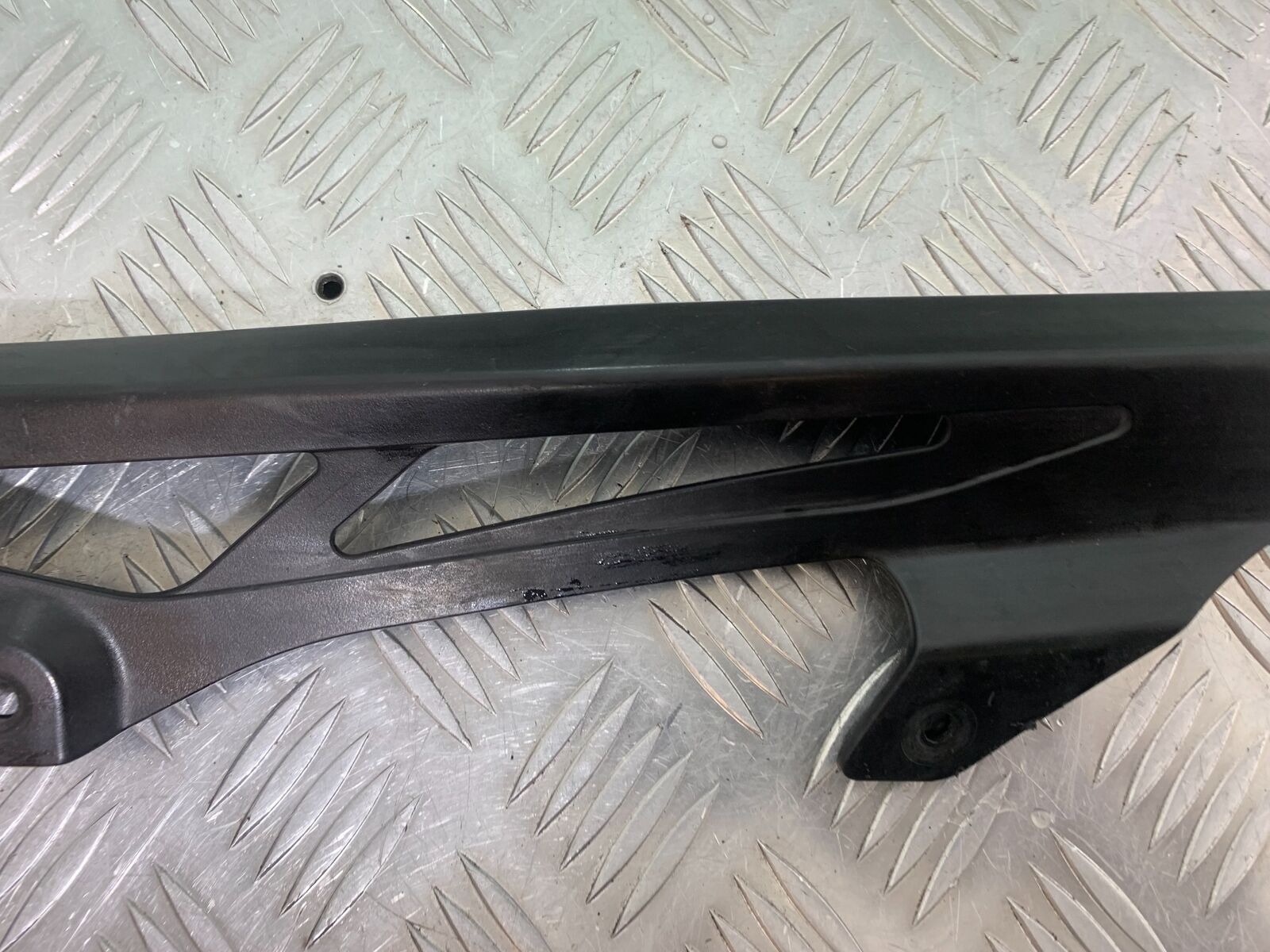 SUZUKI SV650 SV 650 mk1 CHAIN GUARD  YEAR 1999-2002 (CMB1036)