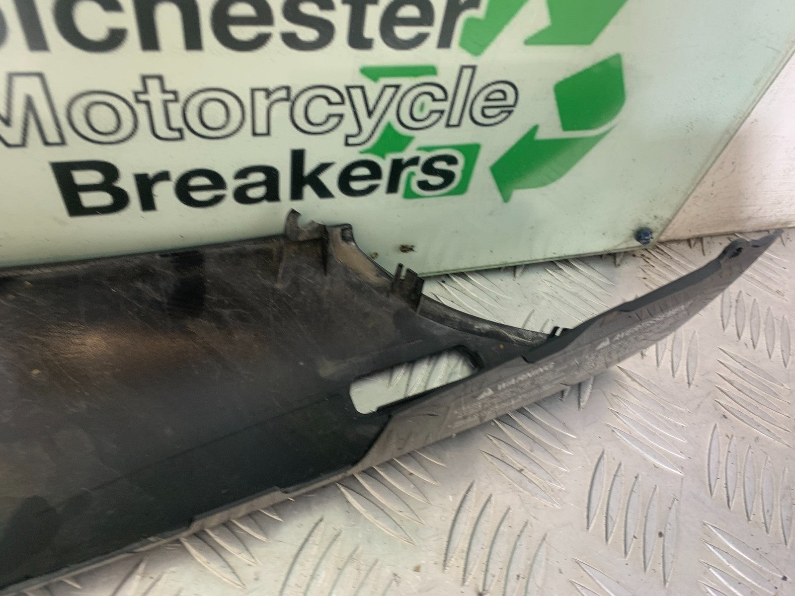 KAWASAKI GTR1400 GTR 1400 LEFT SEAT PANEL  YEAR 2007-2009 (CMB1174)